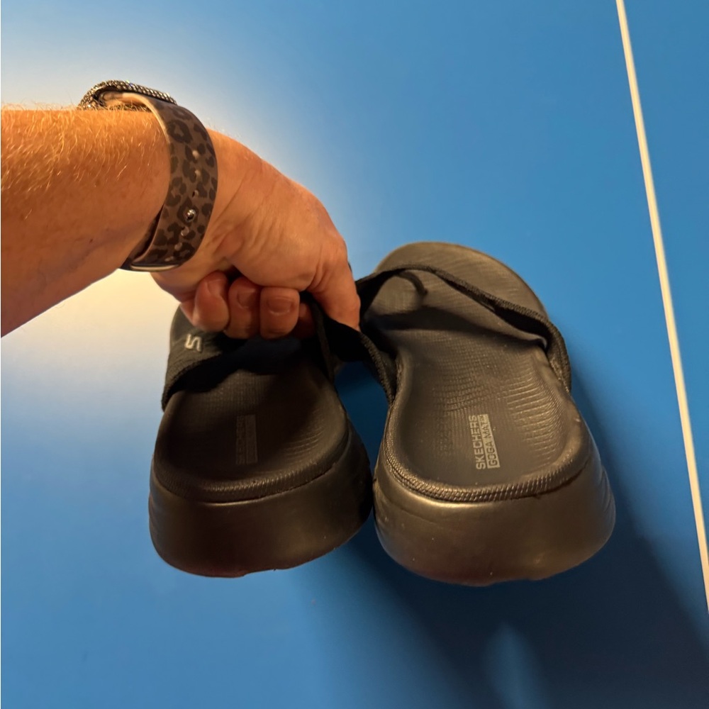 Skechers flip flops - Picture 3 of 5